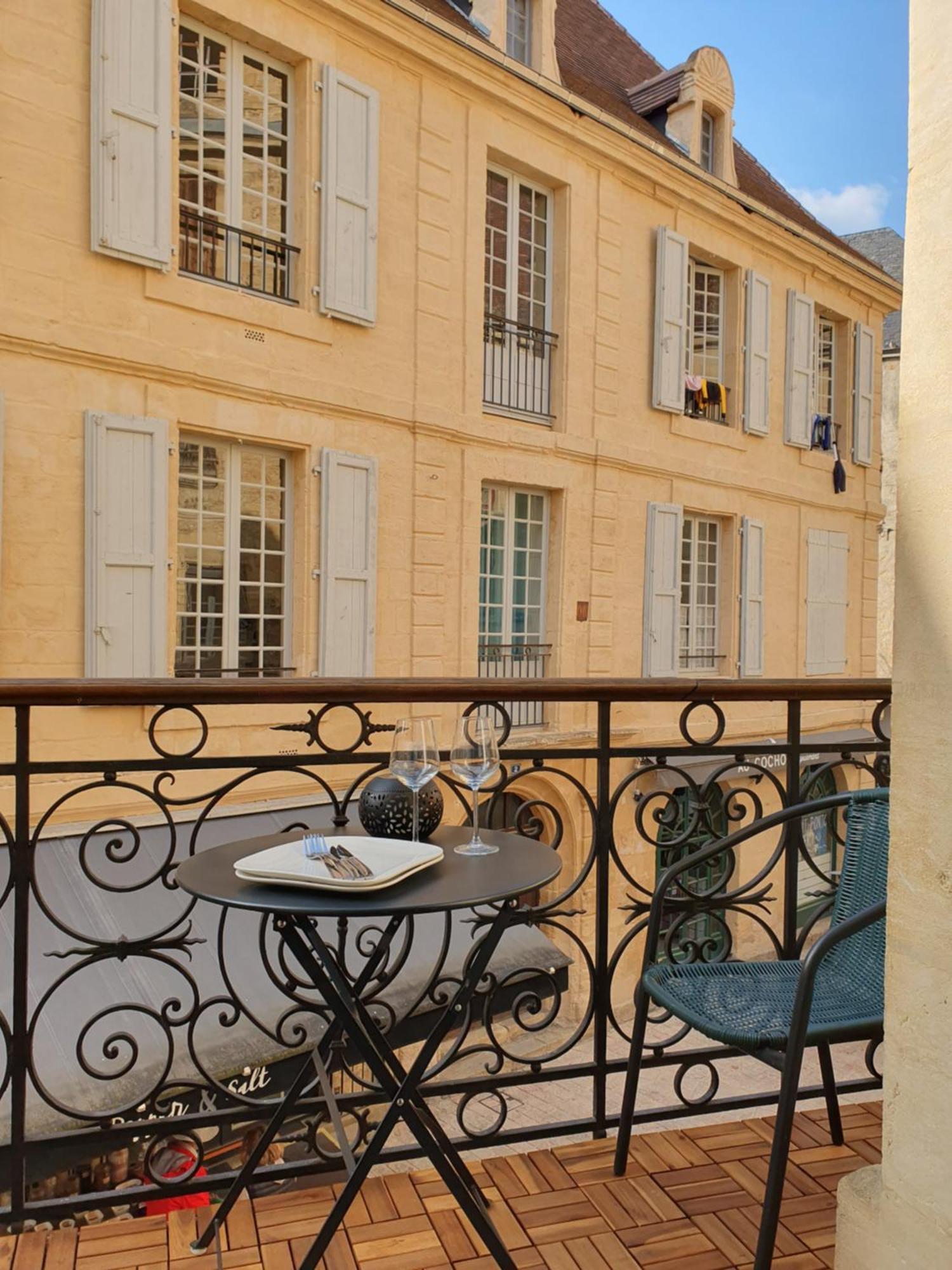 L Appart D En Face Sarlat Exterior foto